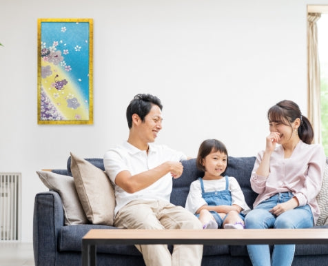 リビングに飾られた着物パネル